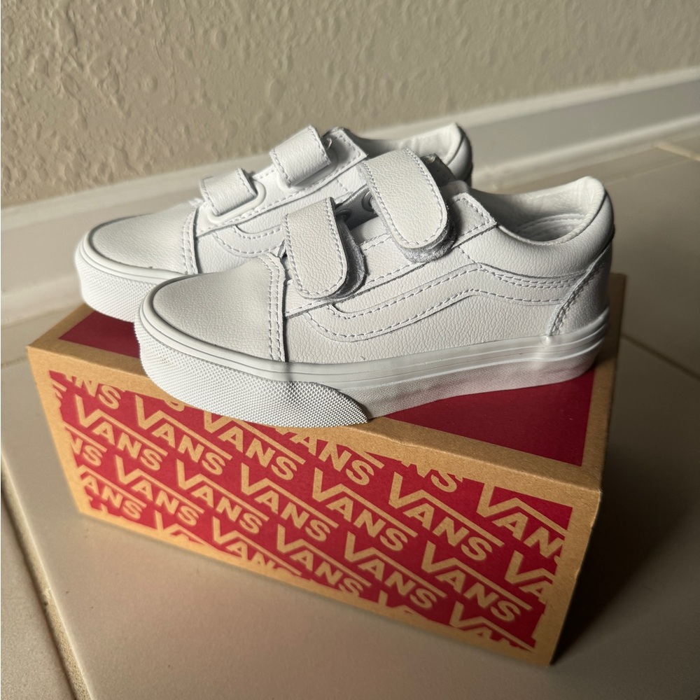 Vans Kids Old Skool V - size 10.5